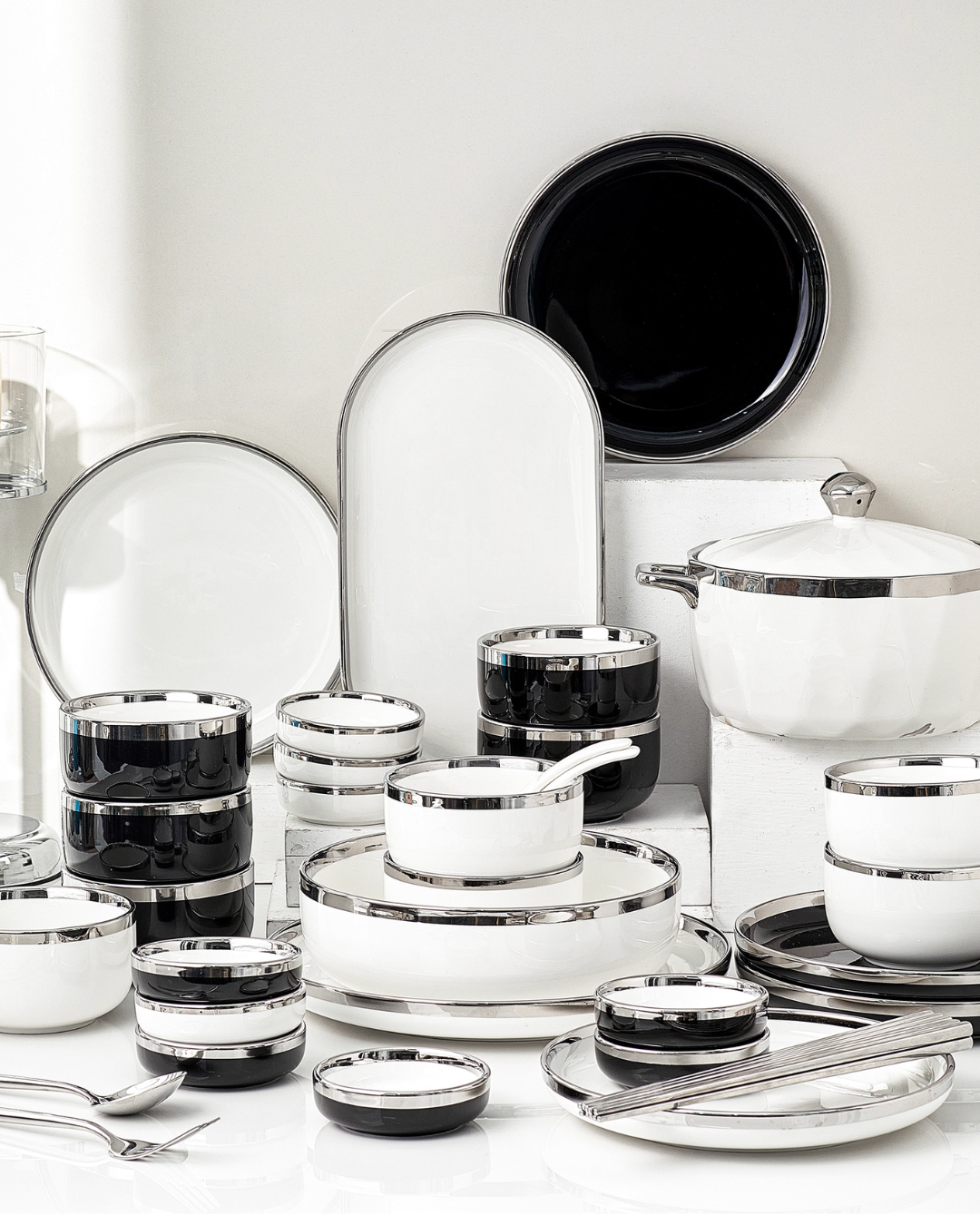 Elegant Porcelain Dinnerware Set for Everyday Cooking & Gatherings