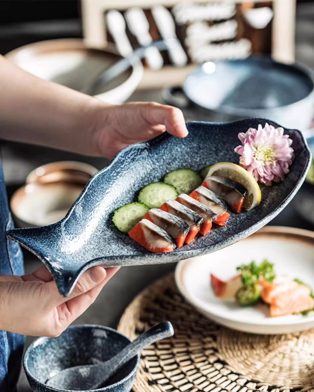 Japanese Porcelain Dinnerware Set – Minimalist Design for Everyday Use