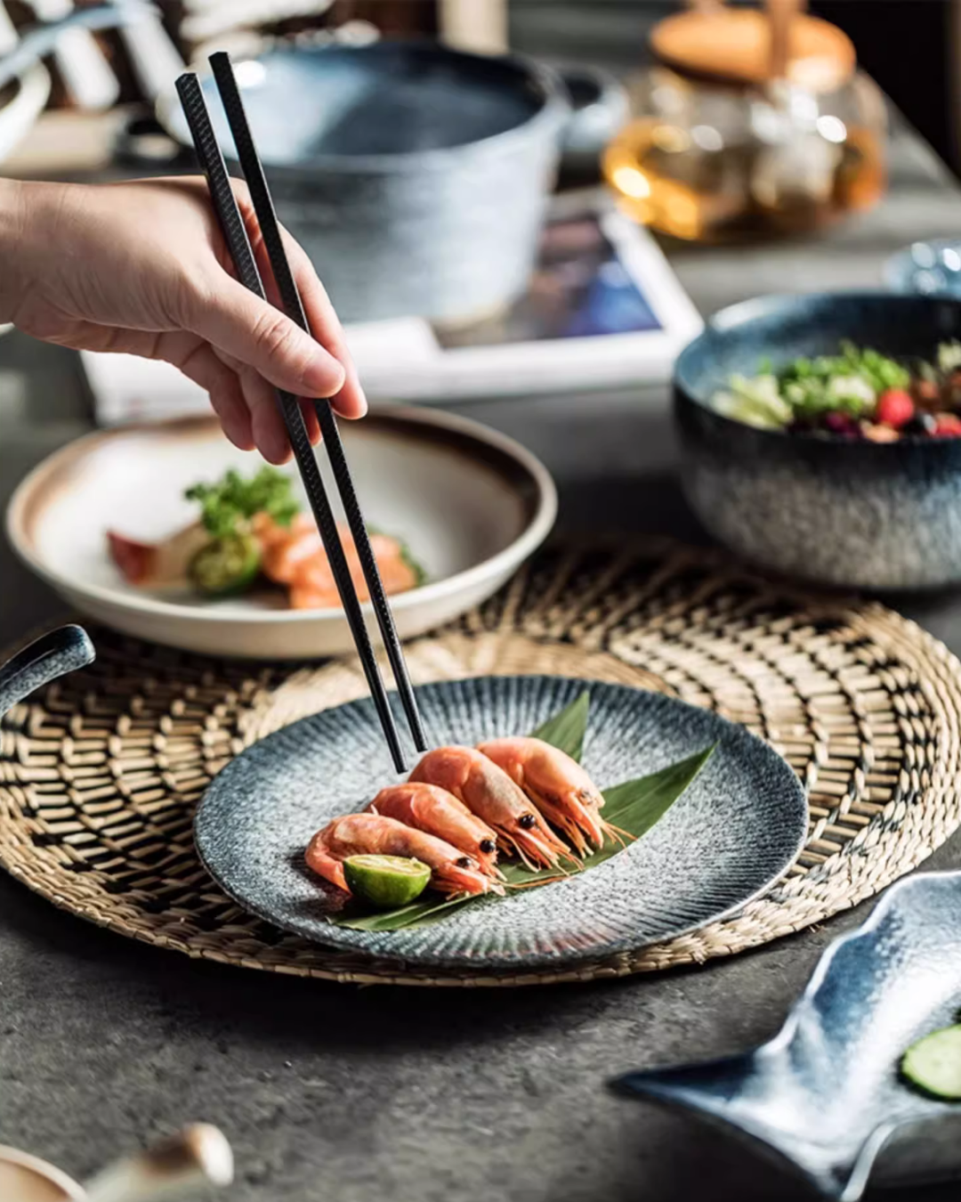 Japanese Porcelain Dinnerware Set – Minimalist Design for Everyday Use