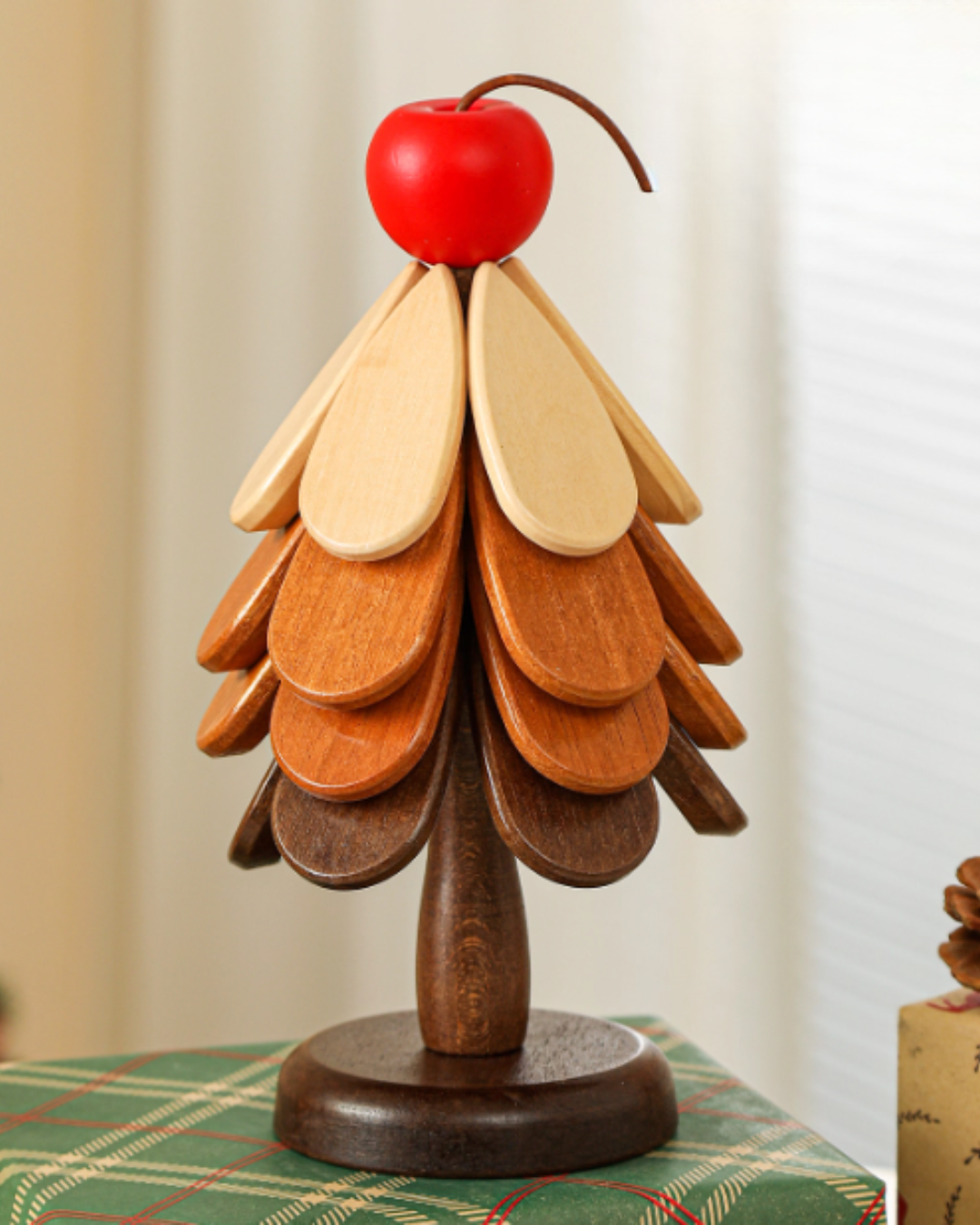 Solid Wood Christmas Tree Trivet & Coaster Set – Heat Resistant