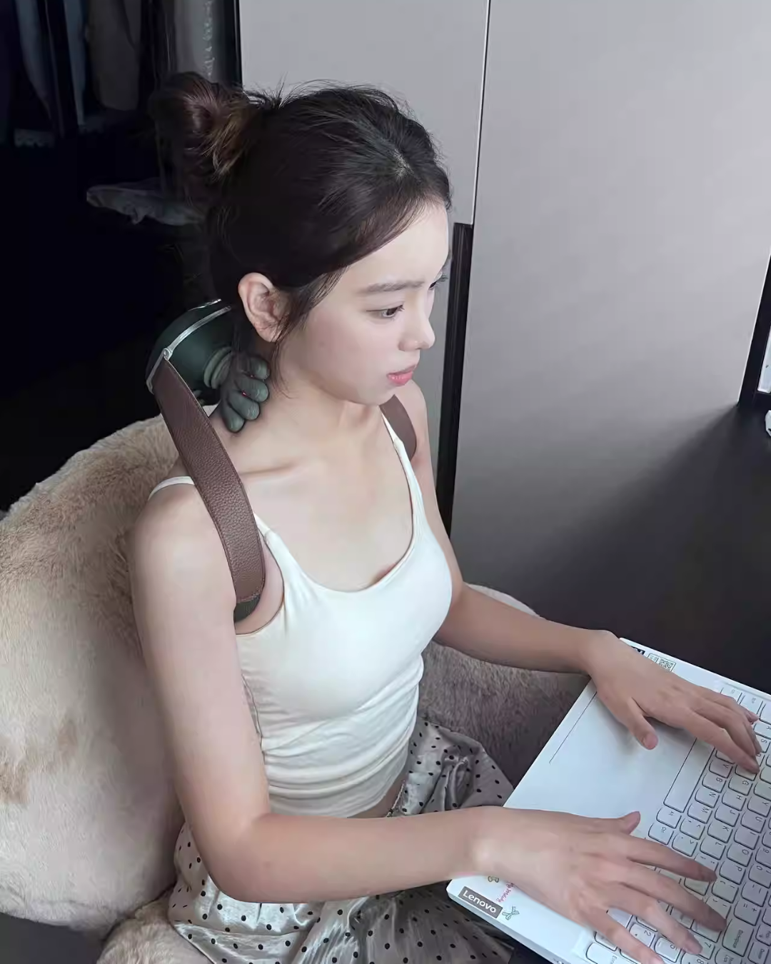Wearable Neck & Shoulder Massager with Deep Kneading & Heat