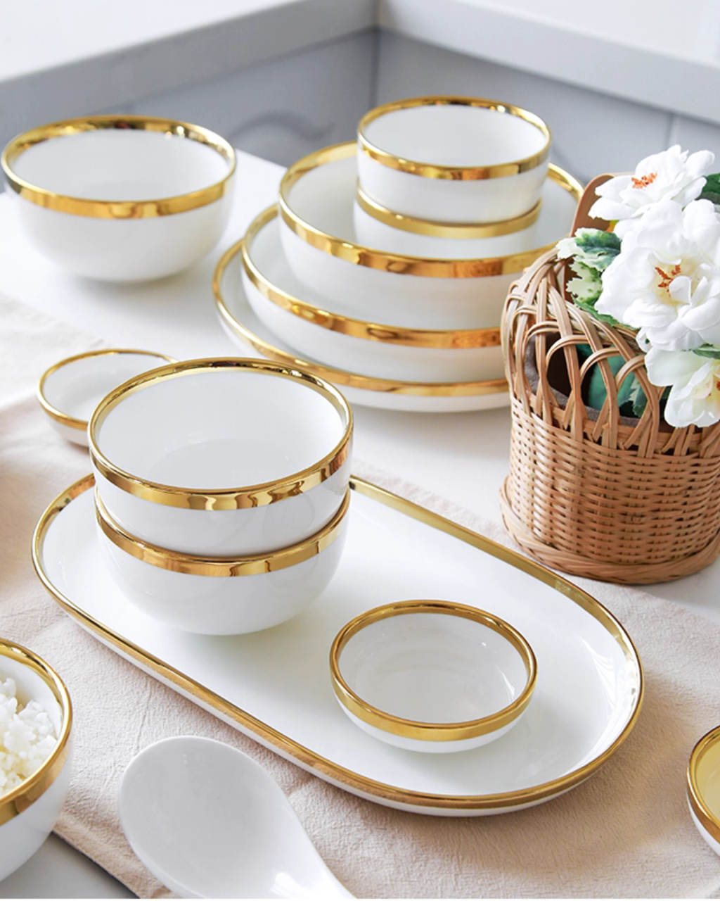Nordic Luxe Gold-Trim Dinnerware Set – Minimalist Porcelain for Home