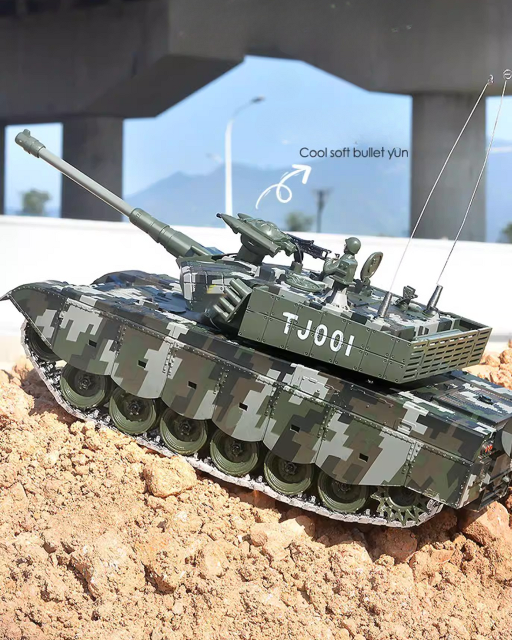 50CM RC Battle Tank with Metal Tracks, 360° Turret & Smoke Effects