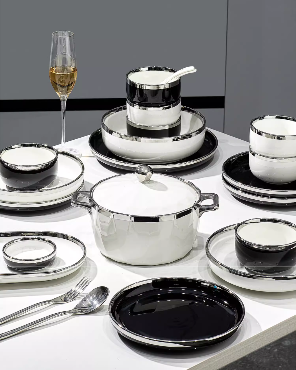 Elegant Porcelain Dinnerware Set for Everyday Cooking & Gatherings