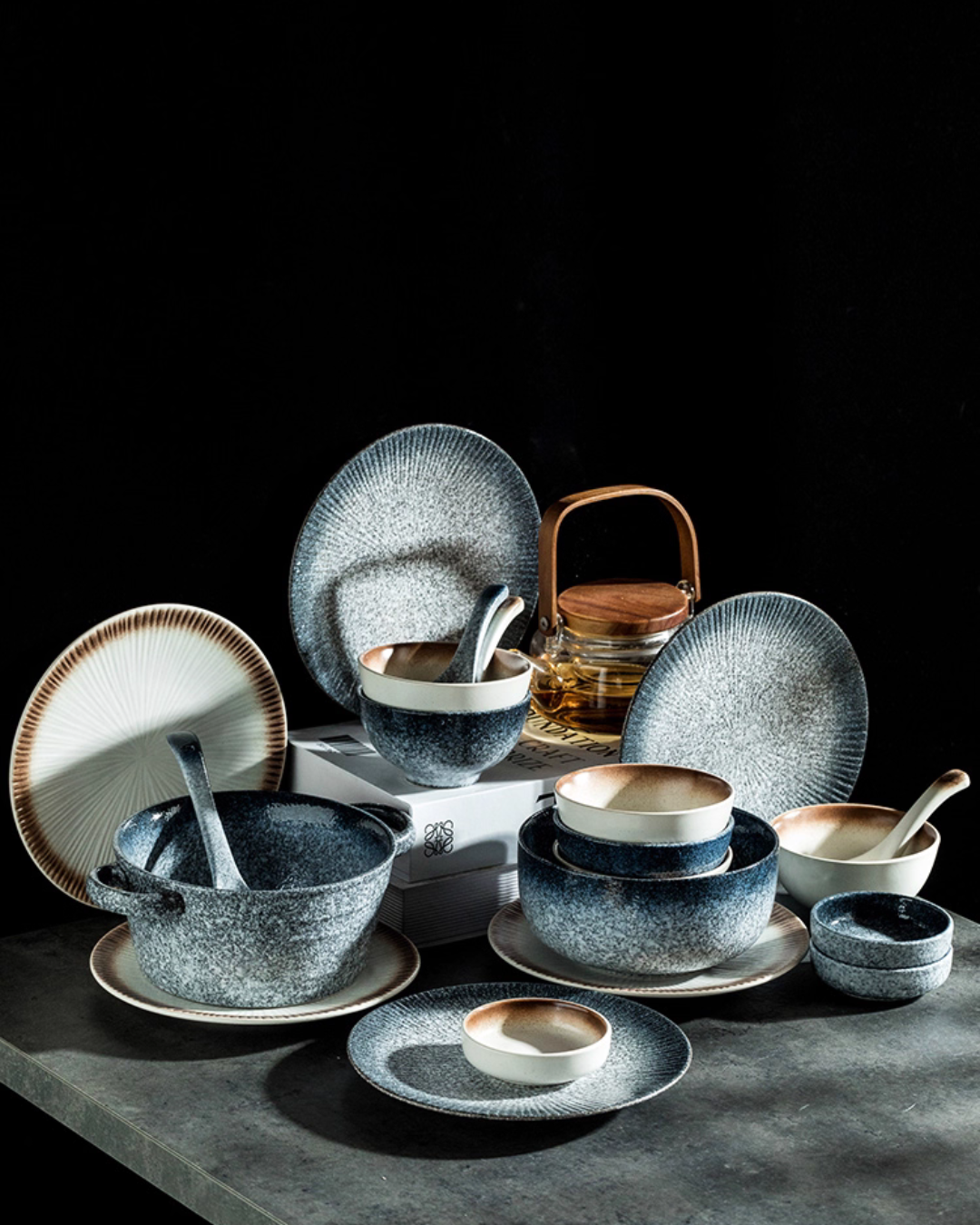 Japanese Porcelain Dinnerware Set – Minimalist Design for Everyday Use