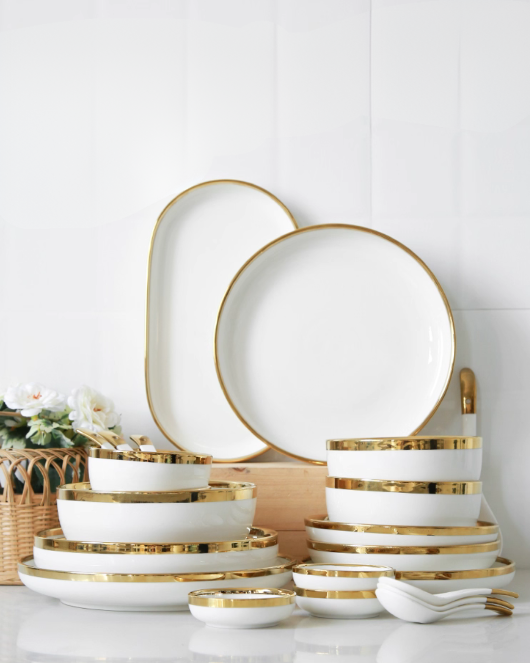 Nordic Luxe Gold-Trim Dinnerware Set – Minimalist Porcelain for Home
