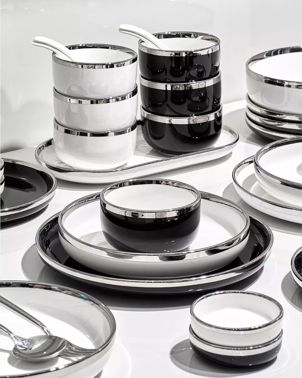 Elegant Porcelain Dinnerware Set for Everyday Cooking & Gatherings