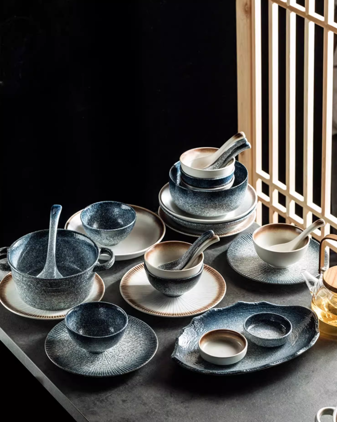 Japanese Porcelain Dinnerware Set – Minimalist Design for Everyday Use