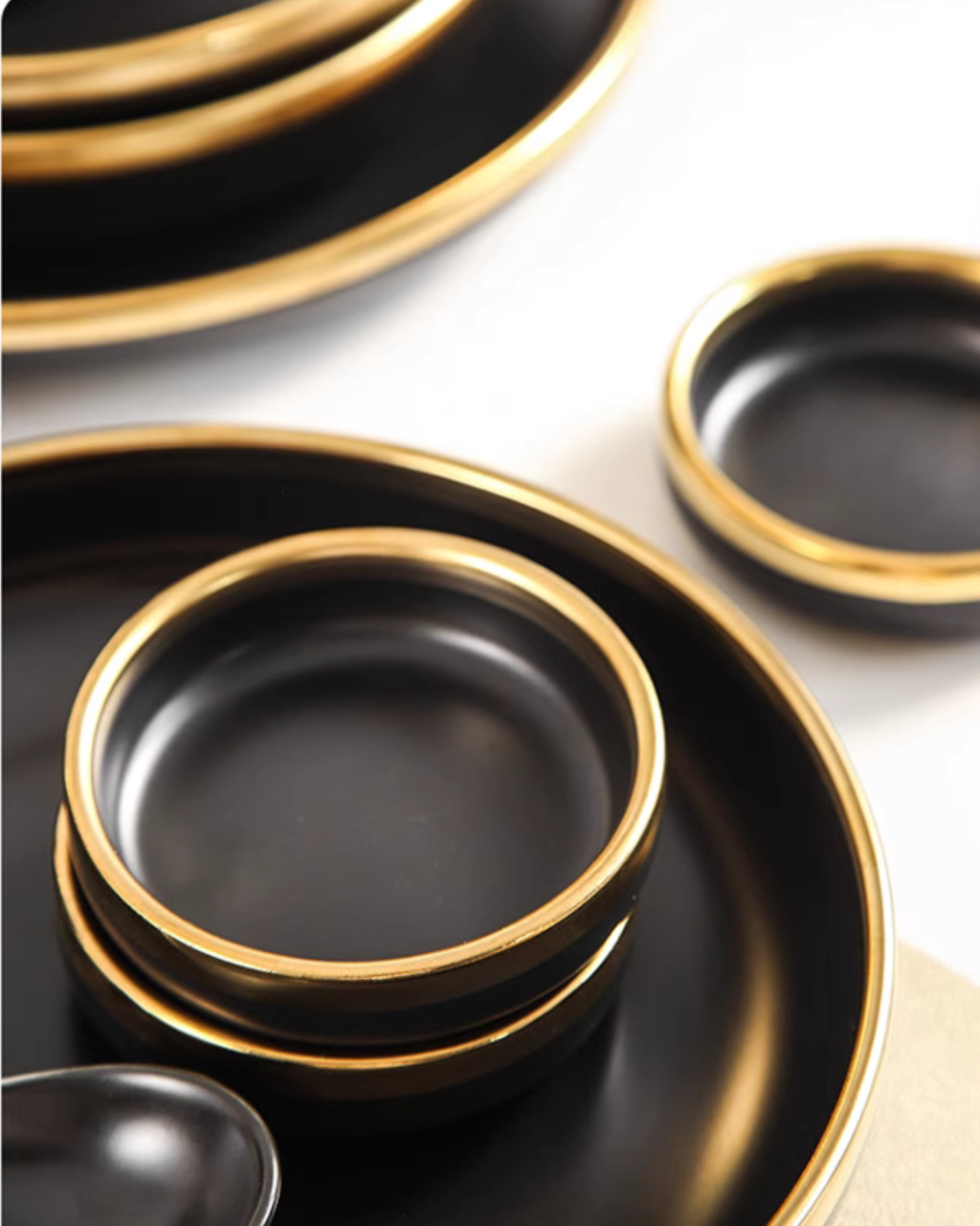 Nordic Matte Black Ceramic Dinnerware Set – Minimalist Gold-Trim Porcelain