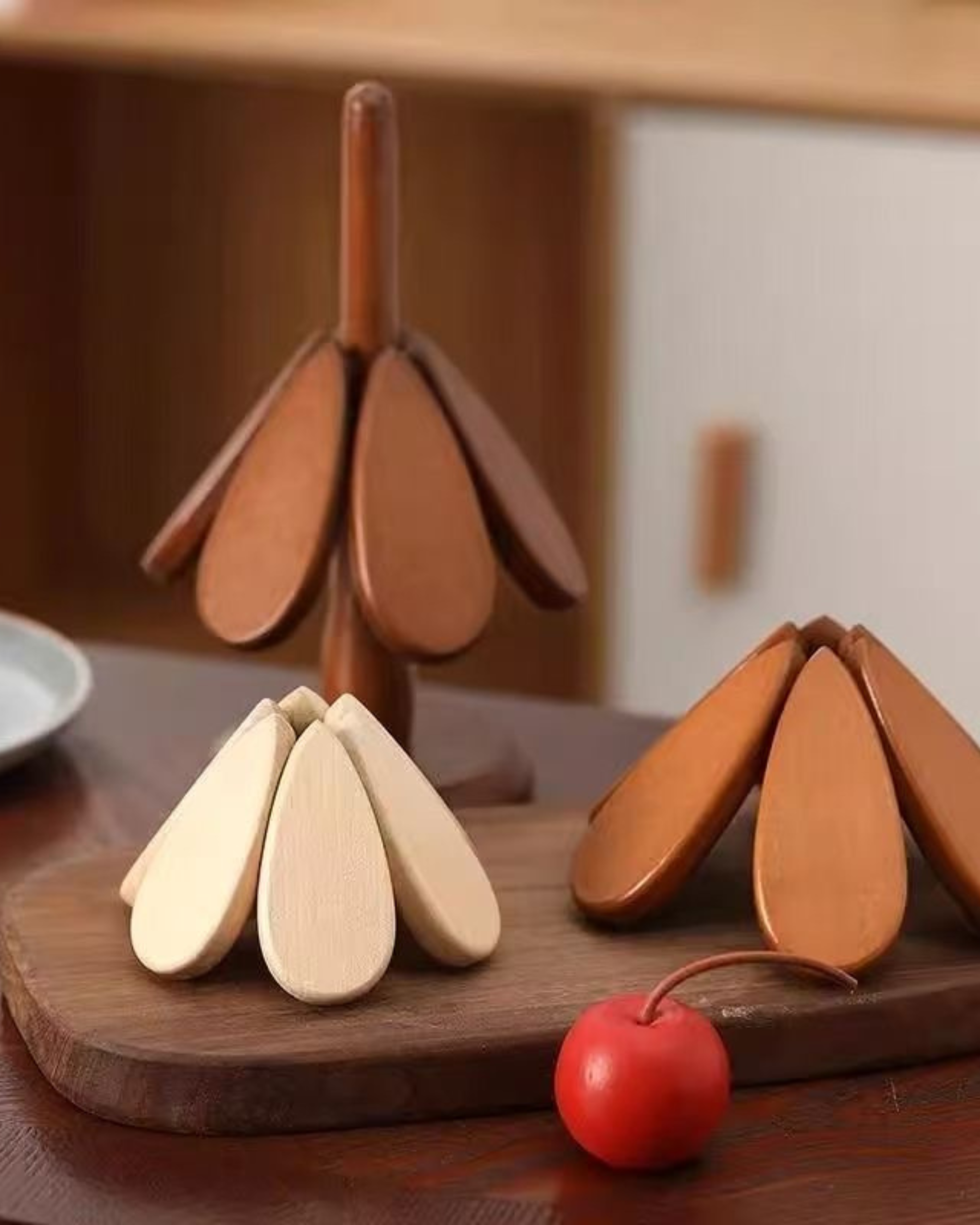 Solid Wood Christmas Tree Trivet & Coaster Set – Heat Resistant