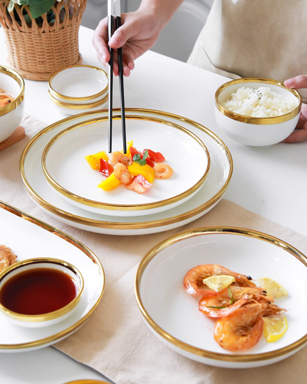 Nordic Luxe Gold-Trim Dinnerware Set – Minimalist Porcelain for Home