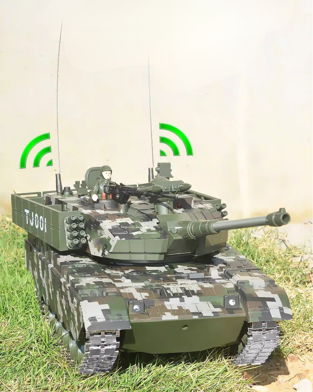 50CM RC Battle Tank with Metal Tracks, 360° Turret & Smoke Effects