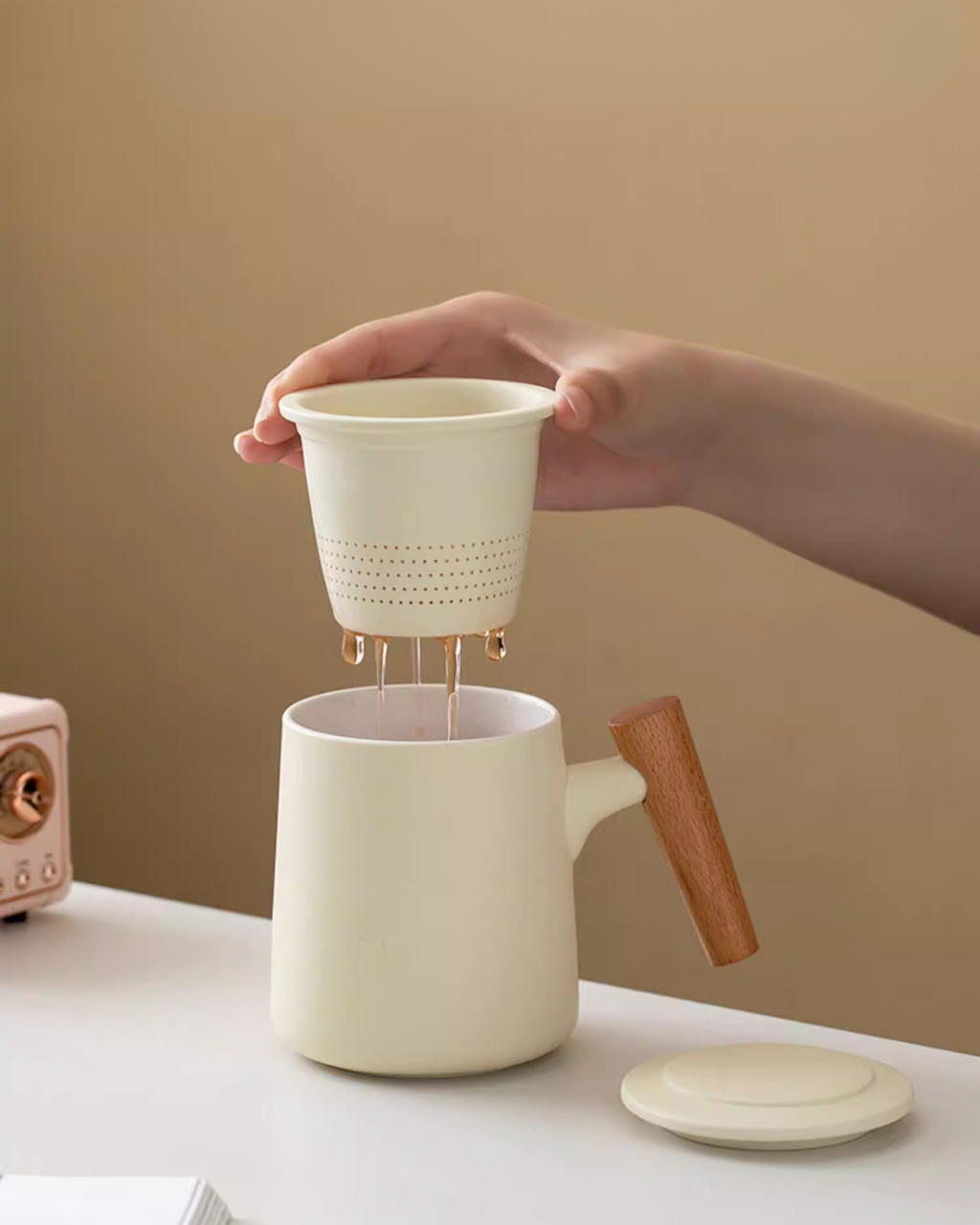 Elegant Porcelain Tea Infuser Mug for Daily Rituals & Home Office