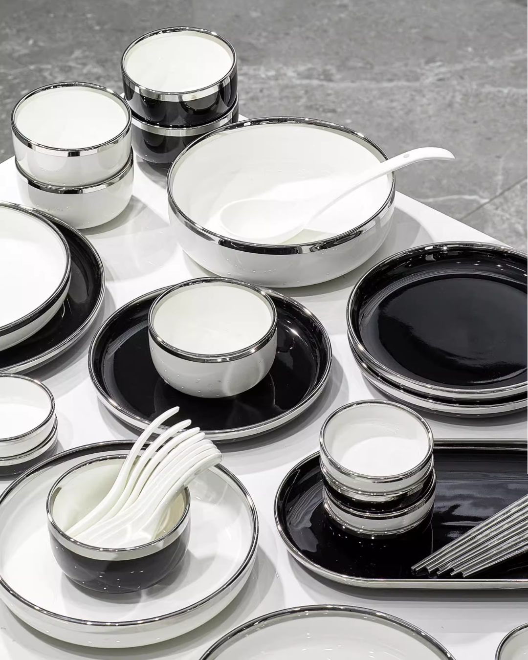 Elegant Porcelain Dinnerware Set for Everyday Cooking & Gatherings