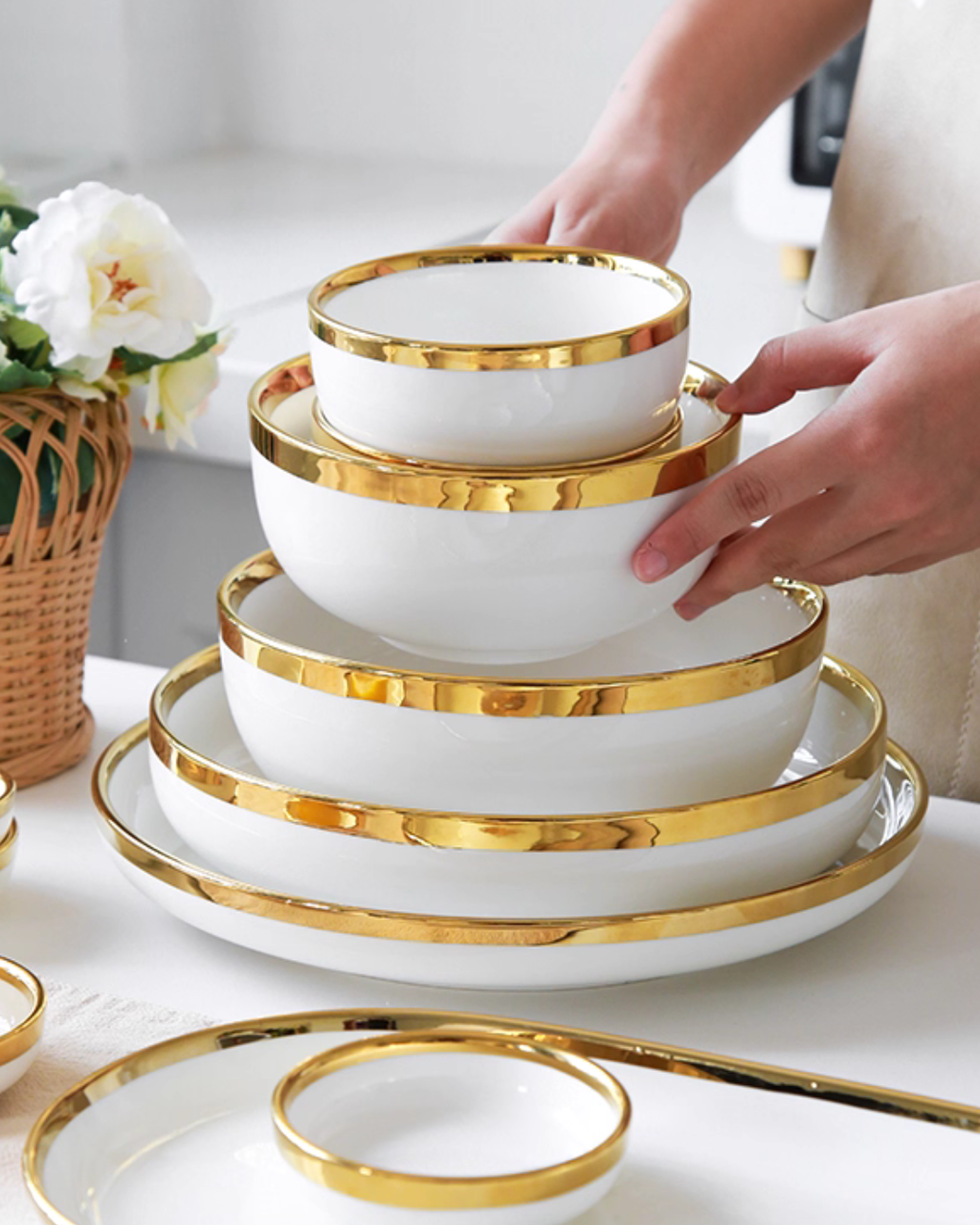 Nordic Luxe Gold-Trim Dinnerware Set – Minimalist Porcelain for Home