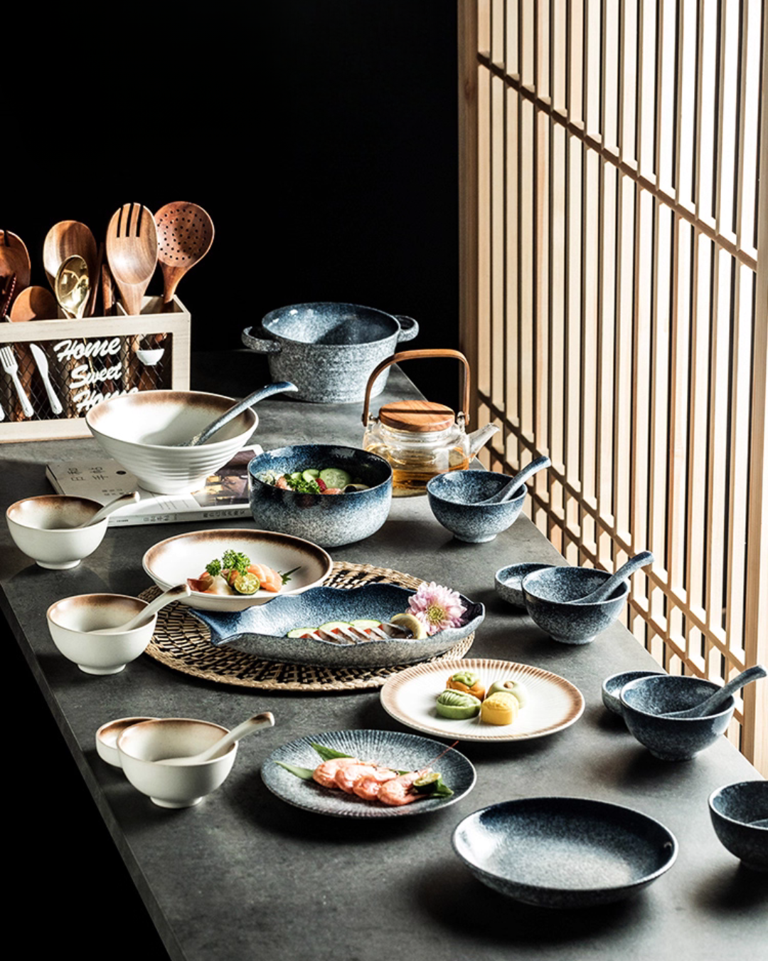 Japanese Porcelain Dinnerware Set – Minimalist Design for Everyday Use